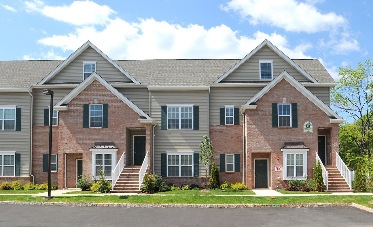 Cedar Manor Luxury Apartments in Somerset, NJ