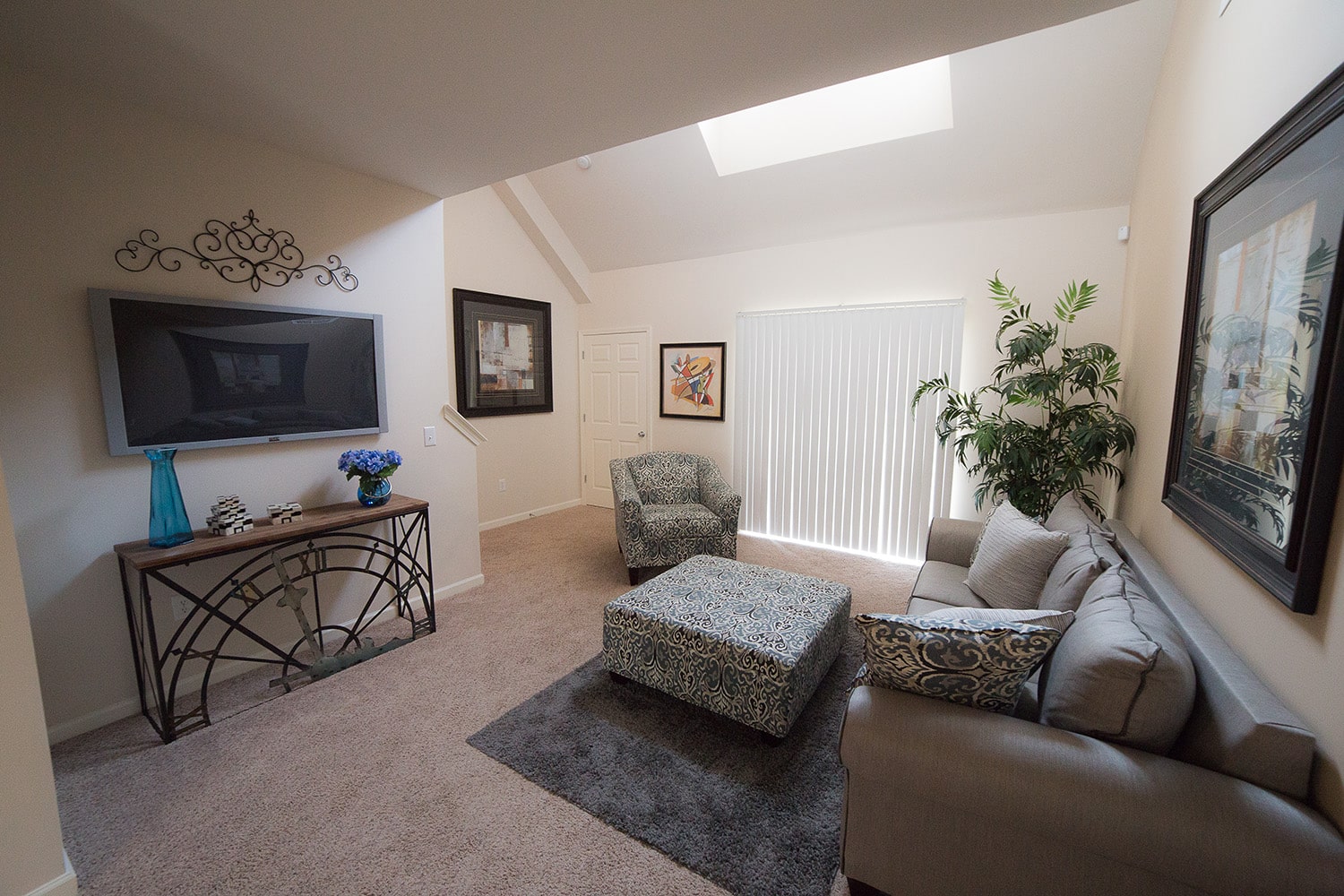 Green Hill Luxury Rentals in Franklin Park, NJ